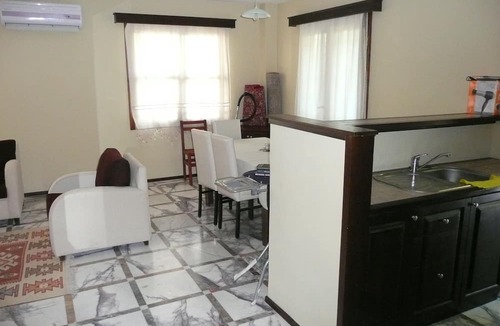 Icmeler City Center Villa | White Villa