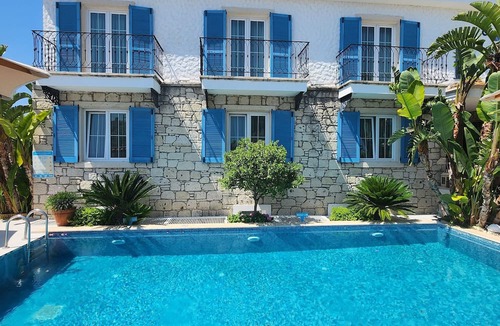 Tokoglu Hotel | Tarcin Alacati Otel