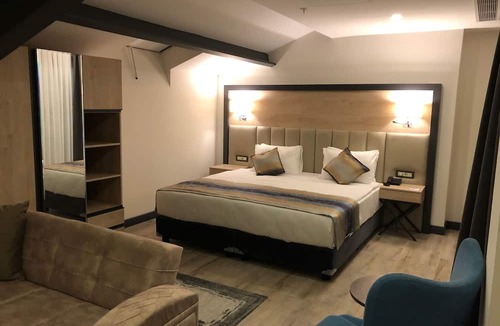 Kucukcekmece Hotel | Ramada Encore By Wyndham Istanbul Basin Express