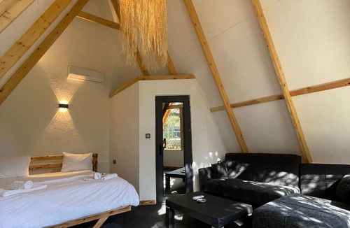 Yanik Hotel | Sapanca Taş Ev & Bungalow