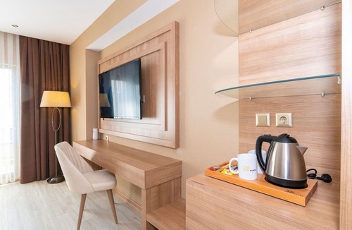 Cumhuriyet Hotel | 38 Hotel