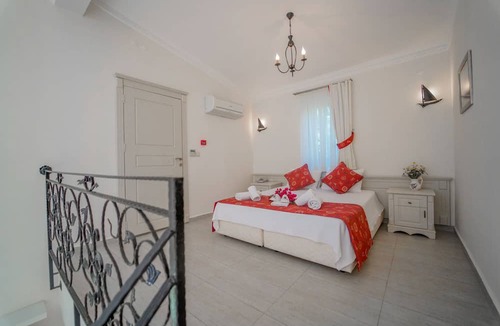 Alacati Hotel | Alacati Marina Palace Otel
