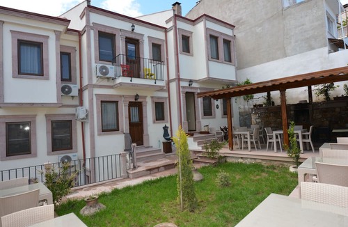Ayvalik City Center Hotel | Hayriye Hanim Ege
