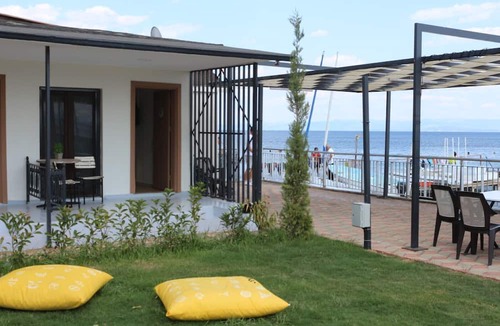 Kucukkuyu Hotel | Address Küçükkuyu
