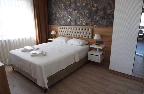 Altinoluk Hotel | Çam otel