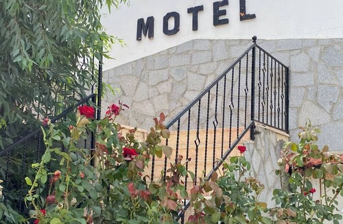 Ayvacik Hotel | İMADA MOTEL