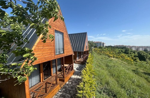 Arnavutkoy Hotel | Navy Inn & Bungalows