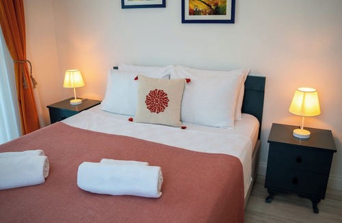 Karesi Bed & Breakfast | KAYA KORUĞU CUNDA