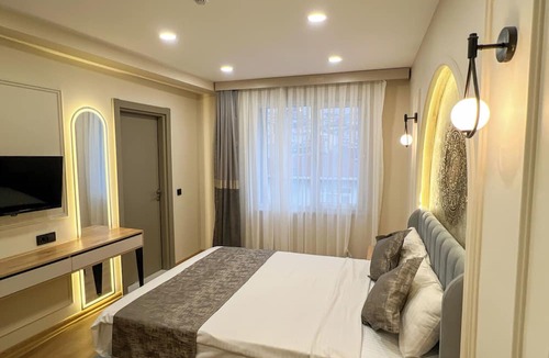 Tophane Bed & Breakfast | KARAKOY TOPHANE MANSION
