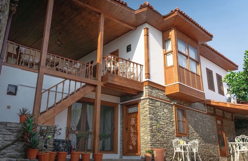 Birgi House | FLORA BİRGİ TAŞ KONAK