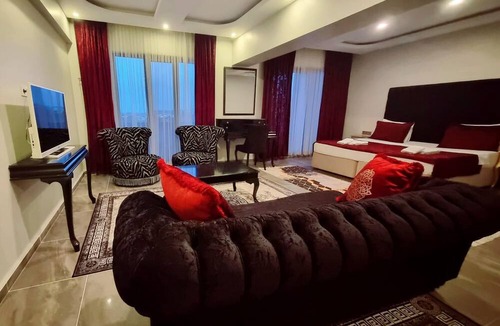 Altinova Hotel | MARİNE VİEW HOTEL