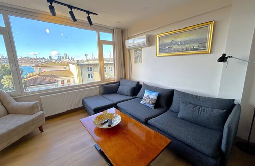 Uskudar House | Kuzguncuk View
