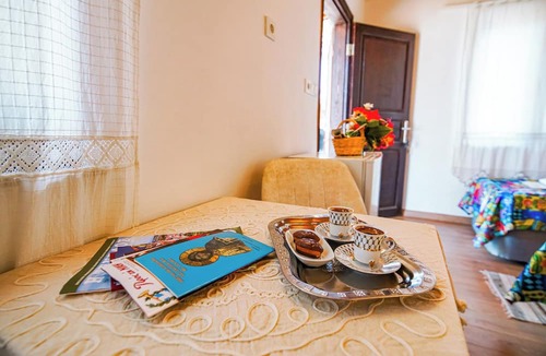 Bozcaada Hotel | MADAM AFRODİT KONUKEVİ