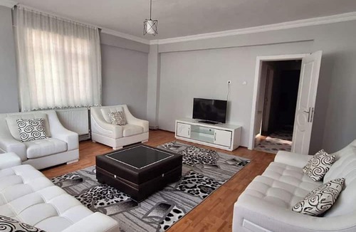 Tokat House | Rova Suit