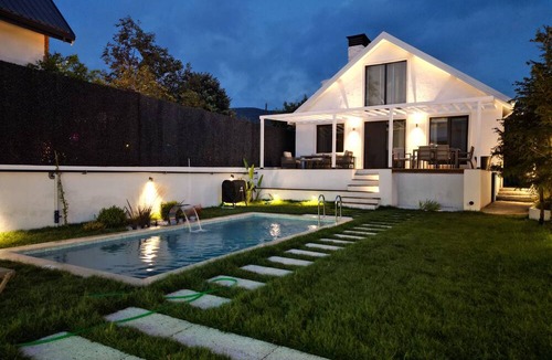 Yanik Villa | Charming 3-bedroom villa in serene Sakarya with AC, WiFi and swimming pool