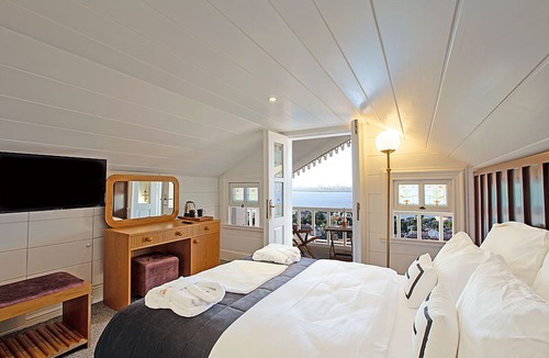 Adalar Hostel | Mansion Milia