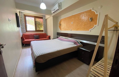 Ozdere House | Cukuralti Plajina 50m, Mustakil Girişli ve Bahçeli, 3+1 Full Eşyalı Daire