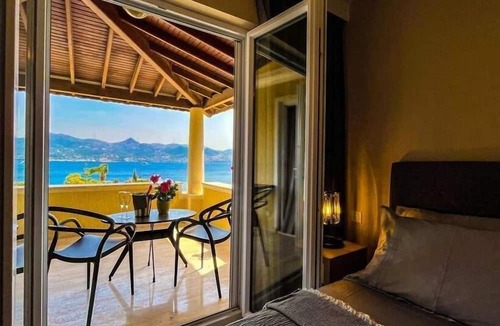 Yalikavak Apartment | 2-1 Suit in Yalikavak with pool and on the beach