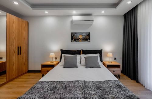 Lara Apartment | Modern Flat w Patio and Garden 5 min to Lara Beach