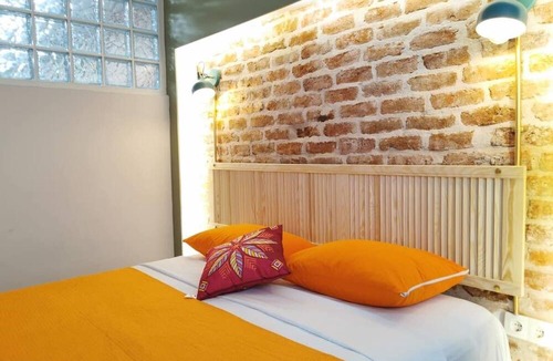 Gumussuyu Mahallesi Apartment | Modernly Decorated Flat 2+1 Taksim Center Z-1