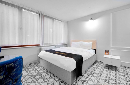 Kabatas House | Flat 5 min to Galata Tower, Istiklal and Bosphorus