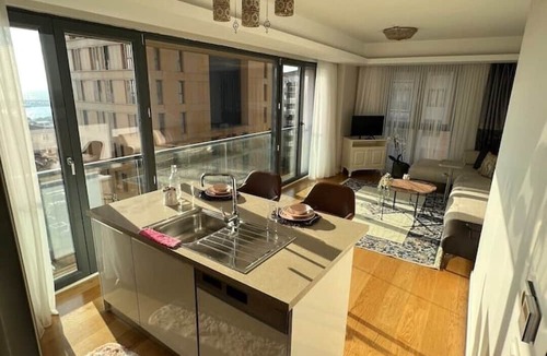 Pendik Apartment | Ultra Luxe 2+1 Flat in a Site with Sea View