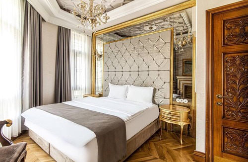 Beylerbeyi Apartment | Stylish Studio in Historic Mansion in Beylerbeyi