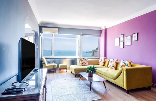 Kabatas Apartment | Magnificent Sea View Flat 5 min to Istiklal Square