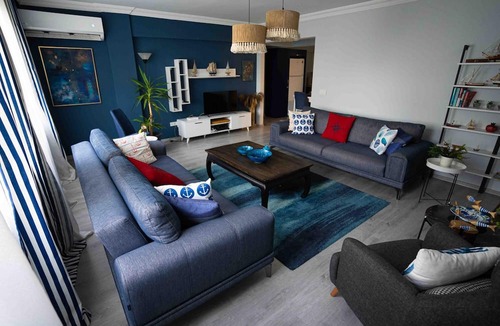 Marmaris City Center Apartment | Stunning Seaside Retreat w Balcony 1 min to Beach