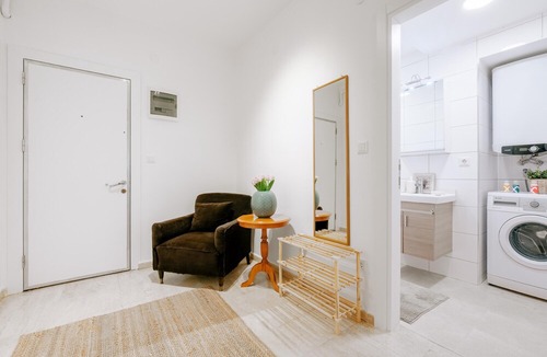 Esentepe Apartment | Cozy Central Flat w Garden 5 min to Metro in Sisli