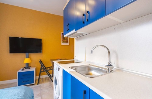 Fatih Apartment | Central, Furnished Studio 5 min to Coast in Fatih