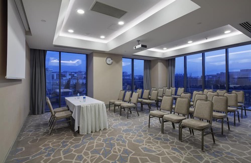 Bagcilar Hotel | Hilton Garden Inn Istanbul Airport