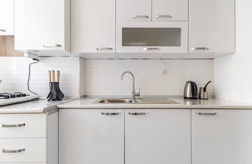 Merter Apartment | Flat with Balcony 3 min to Public Transportation