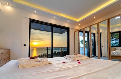 Uzunyurt Villa | You can enjoy both the sea and nature in our luxury villa with unique sea view.
