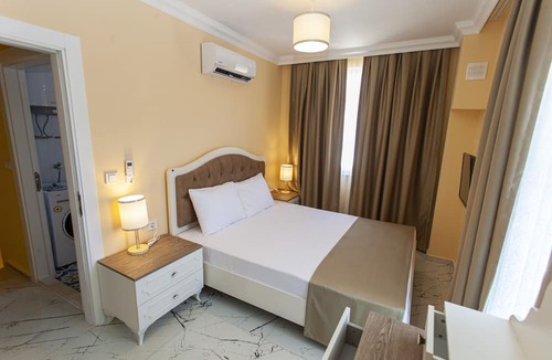 Tasbuku Villa | Yellow Villa Marmaris Daily Weekly Rental