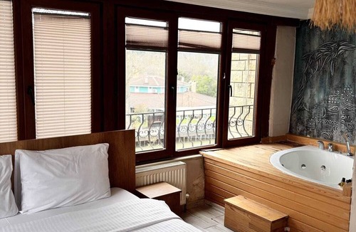 Agva Hotel | Mell's River