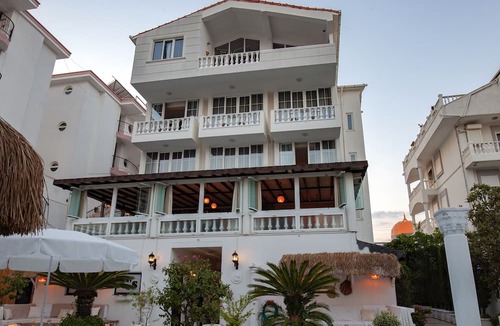 Side Hotel | Conny's Boutique Hotel - Adults Only