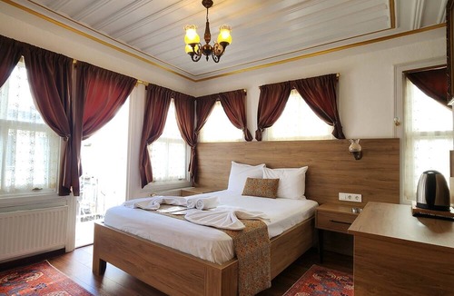 Rasimpasa Hotel | Kadıköy White House