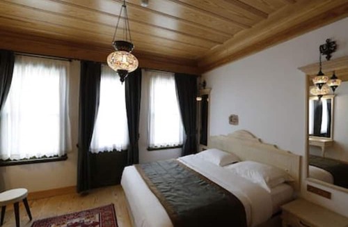 Old City Apartment | 401 · Old City Brand New SPACIOUS with Balcony