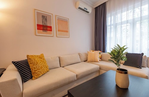 Taksim Apartment | Spacious 3-Bedroom, 2-Bathroom Family Apartment in Central Location No Stair