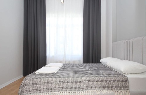 Gumussuyu Mahallesi Apartment | 3-Bedroom Flat in Great Location in Taksim Beyoglu Istanbul