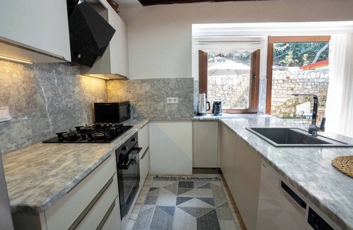Icmeler City Center Apartment | Beach Suite İcmeler (Ula Mimarisi)