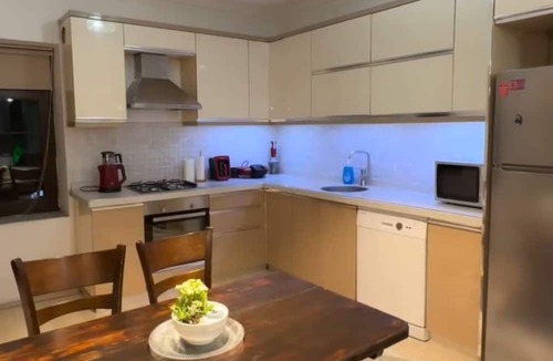 Icmeler City Center Apartment | Beach Suite XL İcmeler