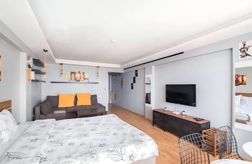 Bomonti Apartment | Cozy Central Flat w/Netflix & Elevator Near Metro 2 minute walking distance