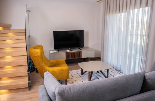 Lara Condo | Lara Breeze Kundu Kanyon