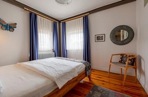 Tophane Apartment | Spacious One Bedroom Apartment with View and Elevator