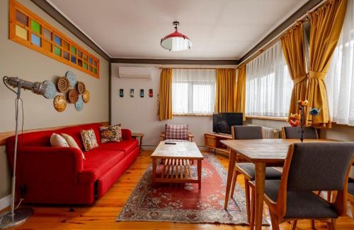 Tophane Apartment | Central Apartment with Bosphurs View