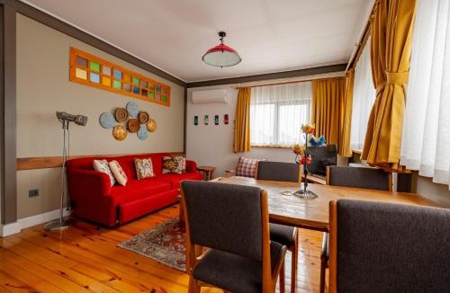 Tophane Apartment | Central Apartment with Bosphurs View