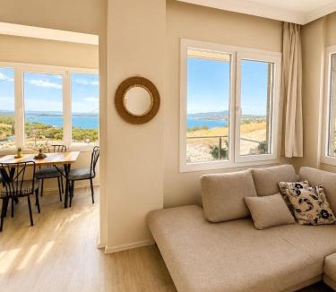 Ayvalik City Center Apartment | Luxury 2 plus 1 apartment with a unique view in the center of Ayvalık