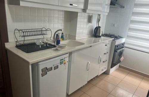 Pendik Apartment | Dlk Deluxe 70 m2 Stylish Pool-Parking
